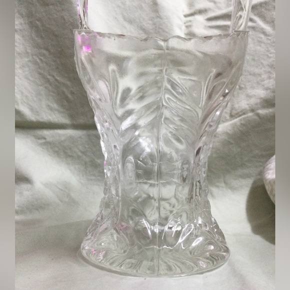 Vintage Glass Brides Basket with handle - Picture 6 of 7